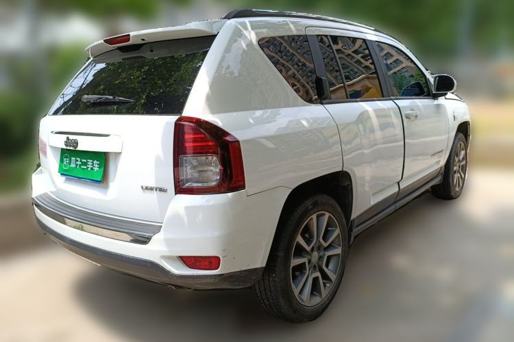 Used Jeep Compass 2014 2.0L two-wheel drive luxury version Rear Right 45 Deg