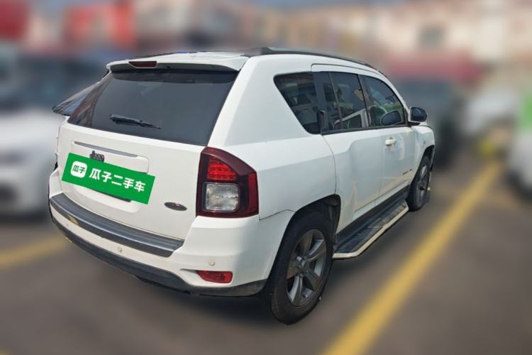 Used Jeep Compass 2014 2.4L Four-Wheel Drive Serpentine Collection Edition Rear Right 45 Deg