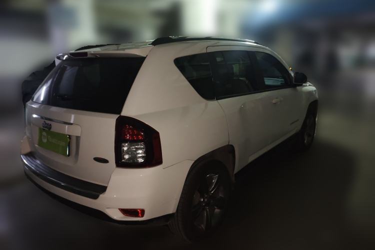 Used Jeep Compass 2014 Revised Version 2.4L Four-Wheel Drive Comfort Edition Rear Right 45 Deg