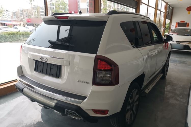 Used Jeep Compass 2014 2.4L four-wheel drive luxury navigation version Rear Right 45 Deg