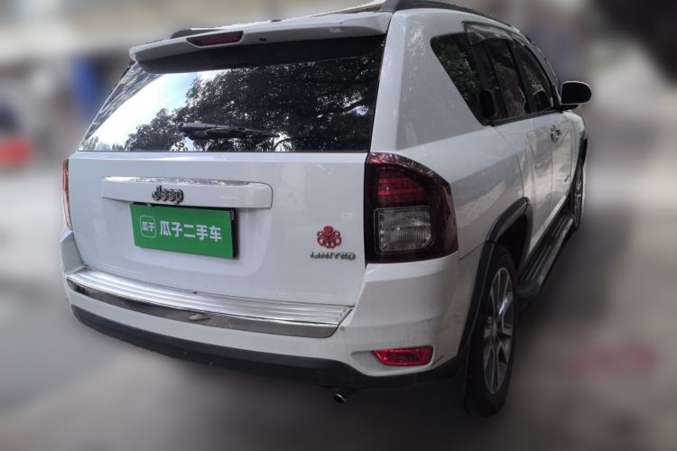 Used Jeep Compass 2014 2.0L two-wheel drive luxury version Rear Right 45 Deg