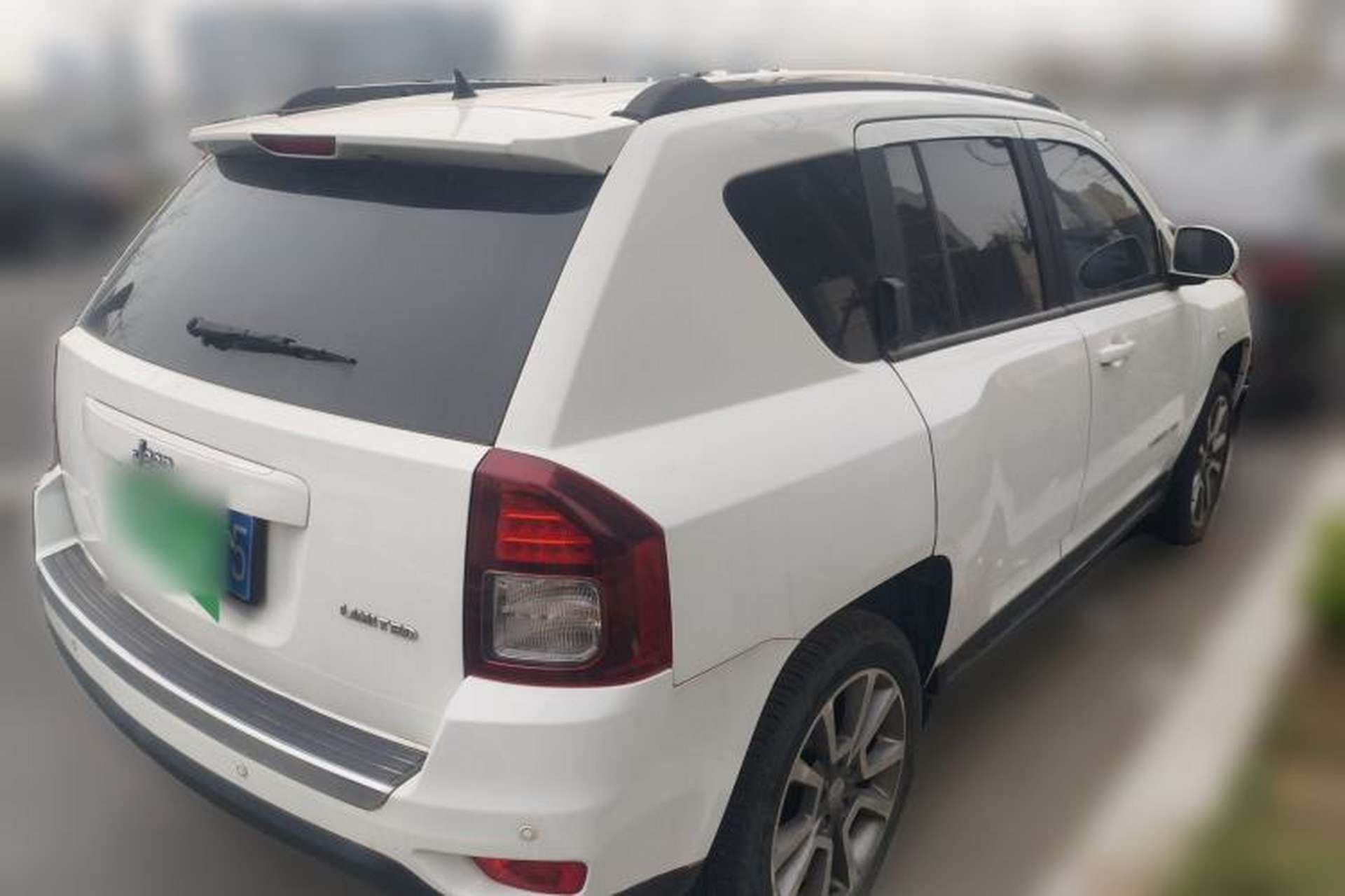 Used Jeep Compass 2014 2.4L four-wheel drive luxury version Rear Right 45 Deg