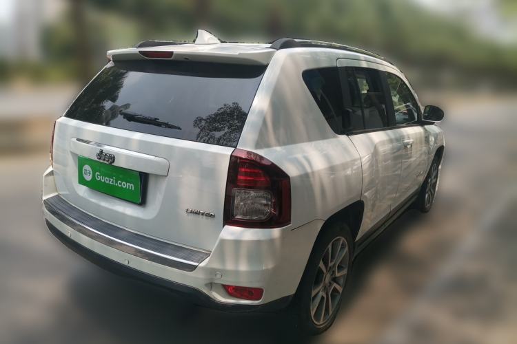Used Jeep Compass 2014 2.4L four-wheel drive luxury version Rear Right 45 Deg