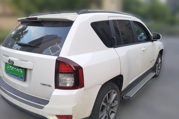 Used Jeep Compass 2014 2.4L four-wheel drive luxury version Rear Right 45 Deg