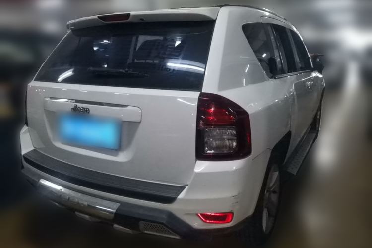 Used Jeep Compass 2014 2.0L two-wheel drive urban version Rear Right 45 Deg