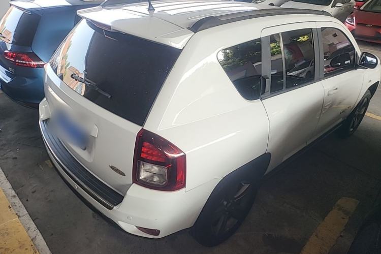 Used Jeep Compass 2014 Revised Version 2.4L Four-Wheel Drive Comfort Edition Rear Right 45 Deg