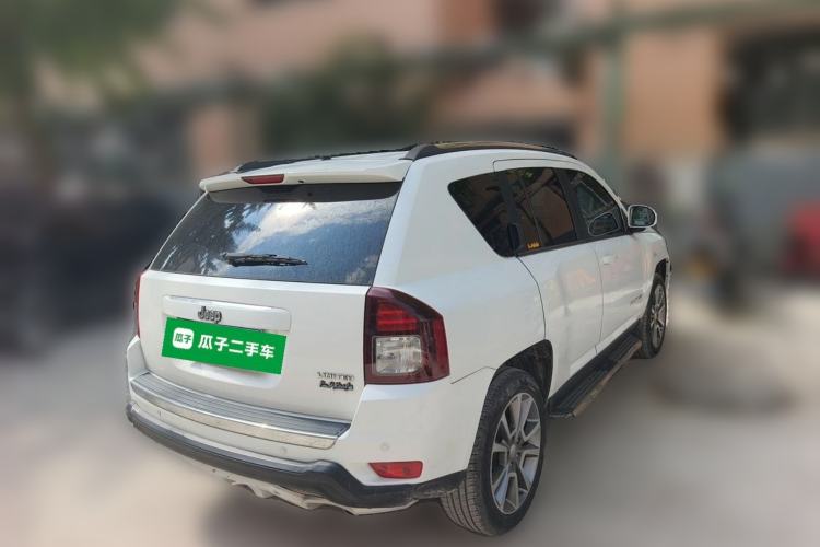 Used Jeep Compass 2014 2.0L two-wheel drive luxury version Rear Right 45 Deg