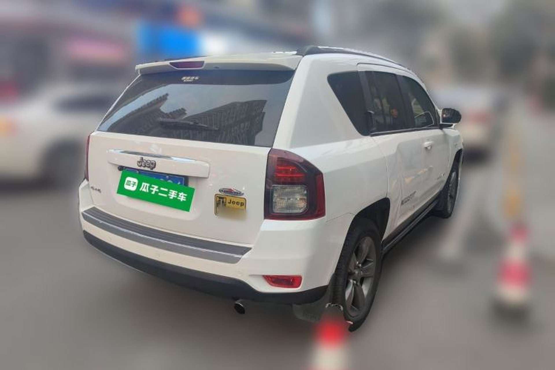 Used Jeep Compass 2014 2.4L Four-Wheel Drive Serpentine Collection Edition Rear Right 45 Deg