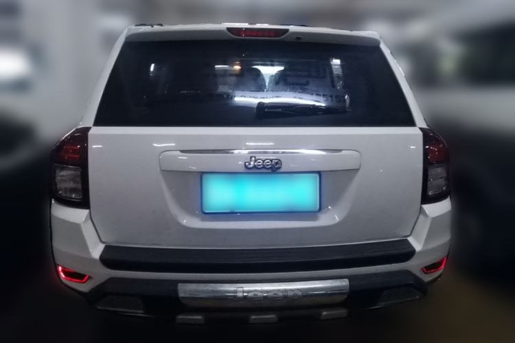 Used Jeep Compass 2014 2.0L two-wheel drive urban version Rear