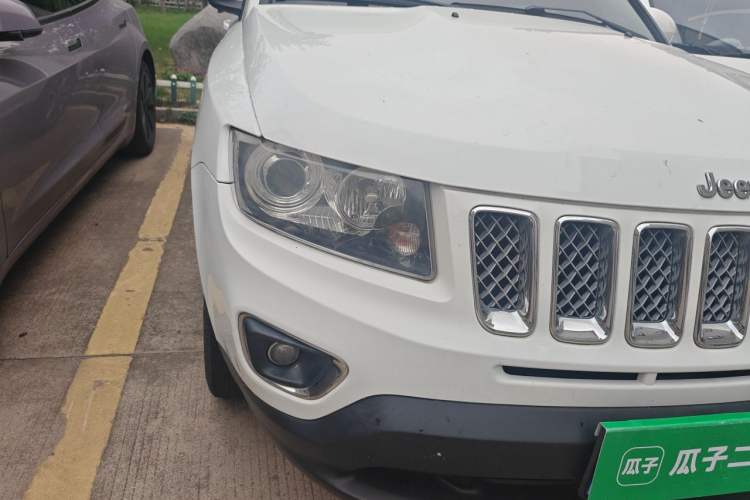 Used Jeep Compass 2014 Revised Version 2.0L Two-Wheel Drive Elite Edition Right Front Headlight