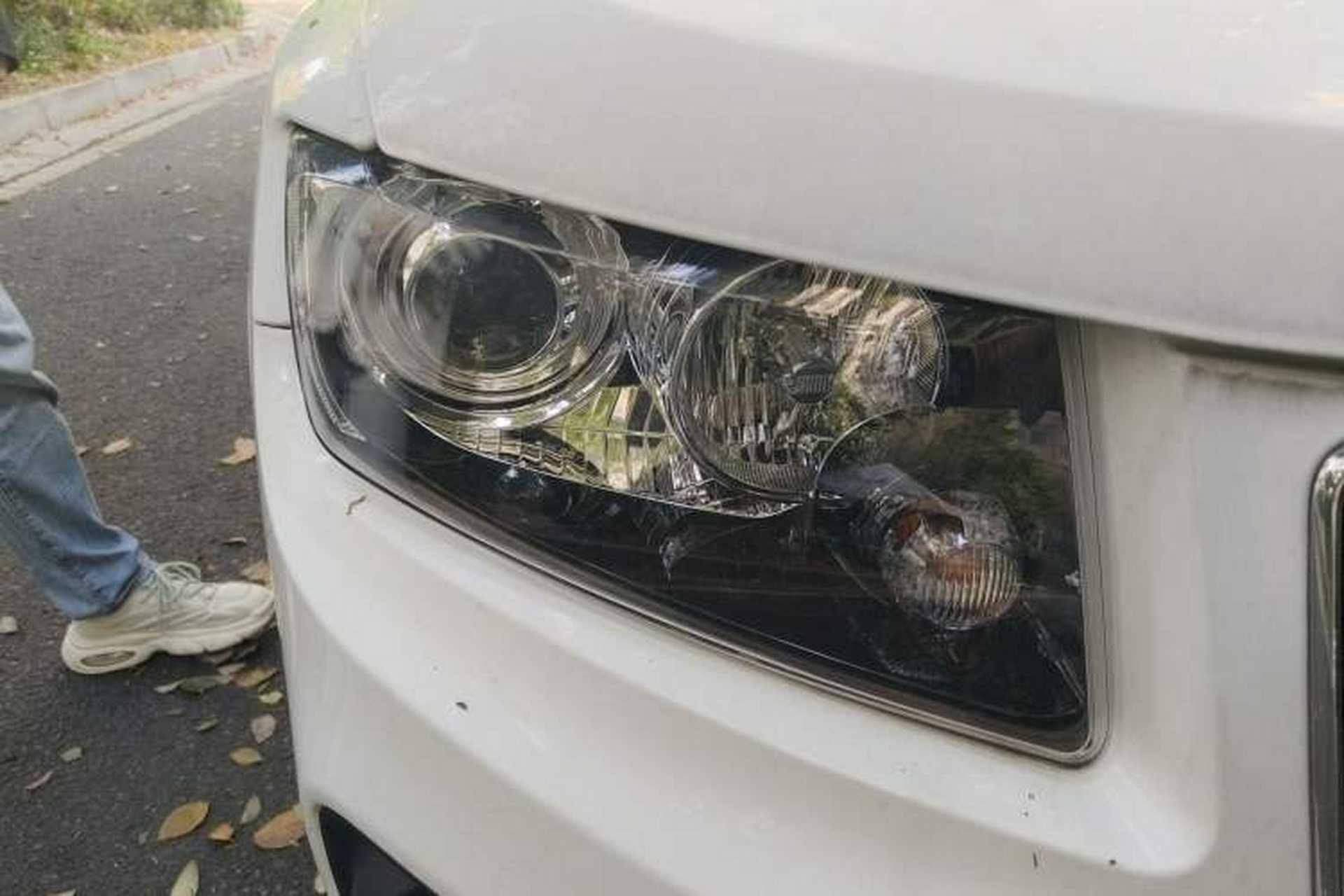 Used Jeep Compass 2014 2.0L two-wheel drive sport version Right Front Headlight
