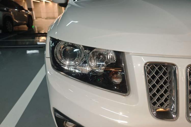 Used Jeep Compass 2014 Revised Version 2.0L Two-Wheel Drive Elite Edition Right Front Headlight