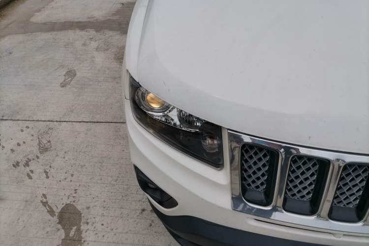 Used Jeep Compass 2014 2.4L Four-Wheel Drive Serpentine Collection Edition Right Front Headlight