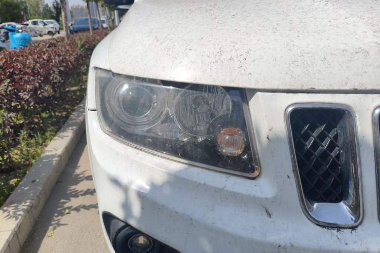 Used Jeep Compass 2014 2.0L two-wheel drive sport version Right Front Headlight