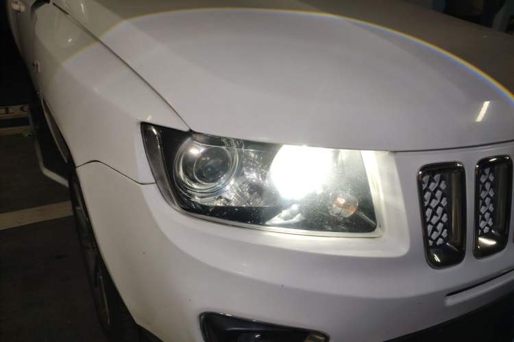 Used Jeep Compass 2014 2.0L two-wheel drive luxury version Right Front Headlight