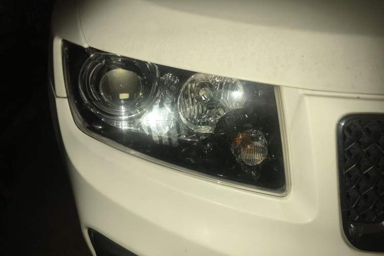 Used Jeep Compass 2014 Revised Version 2.4L Four-Wheel Drive Comfort Edition Right Front Headlight