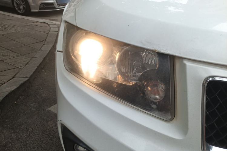 Used Jeep Compass 2014 Revised Version 2.4L Four-Wheel Drive Comfort Edition Right Front Headlight