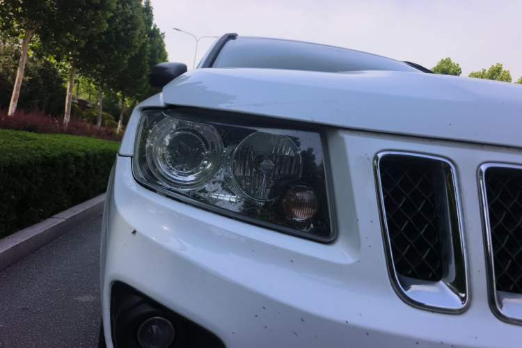Used Jeep Compass 2014 2.0L two-wheel drive urban version Right Front Headlight