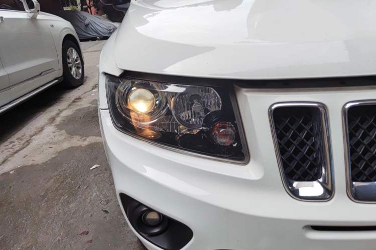 Used Jeep Compass 2014 Revised Version 2.0L Two-Wheel Drive Entry-Level Edition Right Front Headlight
