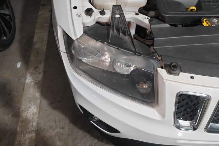 Used Jeep Compass 2014 Revised Version 2.0L Two-Wheel Drive Entry-Level Edition Right Front Headlight