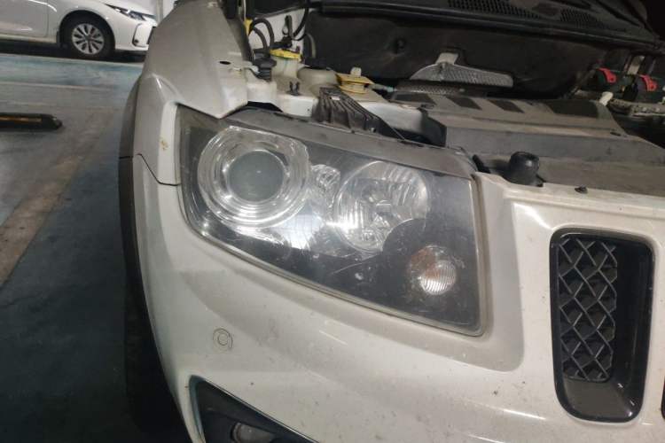 Used Jeep Compass 2014 Revised Version 2.4L Four-Wheel Drive Comfort Edition Right Front Headlight