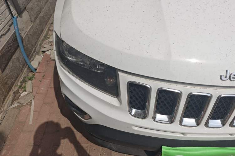 Used Jeep Compass 2014 Revised Version 2.4L Four-Wheel Drive Comfort Edition Right Front Headlight