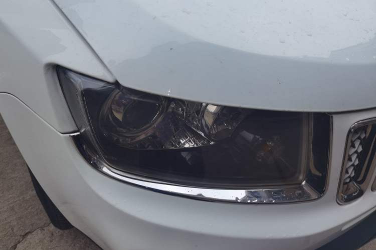 Used Jeep Compass 2014 Revised Version 2.4L Four-Wheel Drive Luxury Edition Right Front Headlight