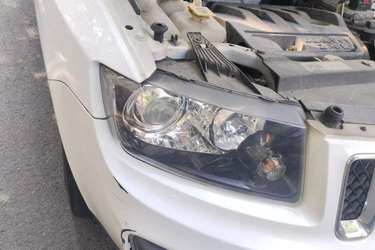 Used Jeep Compass 2014 Revised Version 2.4L Four-Wheel Drive Comfort Edition Right Front Headlight