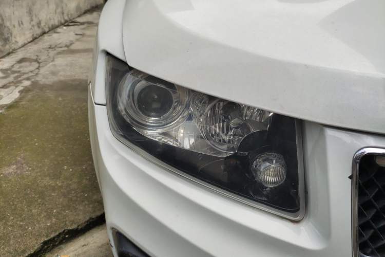 Used Jeep Compass 2014 Revised Version 2.4L Four-Wheel Drive Comfort Edition Right Front Headlight