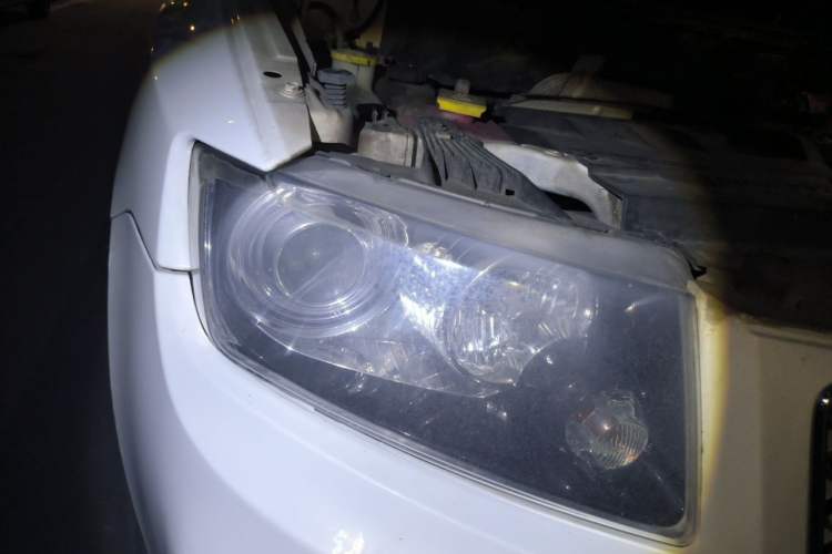 Used Jeep Compass 2014 2.0L two-wheel drive luxury version Right Front Headlight