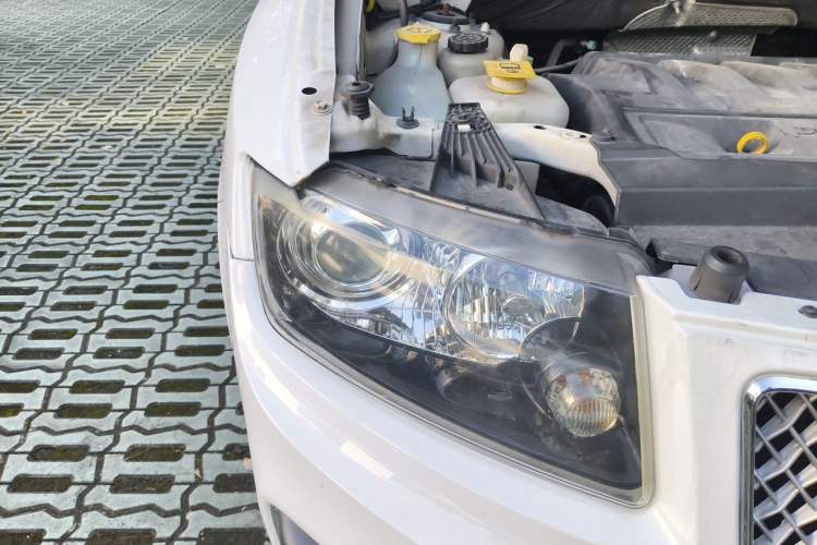 Used Jeep Compass 2014 2.0L two-wheel drive luxury version Right Front Headlight
