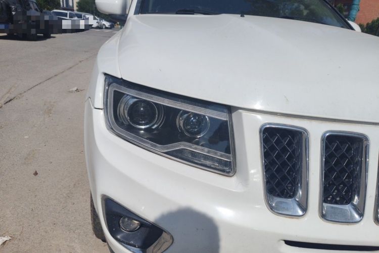 Used Jeep Compass 2014 Revised Version 2.4L Four-Wheel Drive Comfort Edition Right Front Headlight