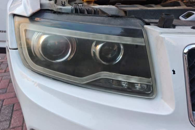 Used Jeep Compass 2014 Revised Version 2.4L Four-Wheel Drive Comfort Edition Right Front Headlight