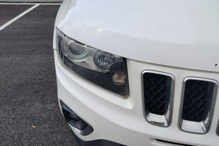 Used Jeep Compass 2014 Revised Version 2.4L Four-Wheel Drive Comfort Edition Right Front Headlight