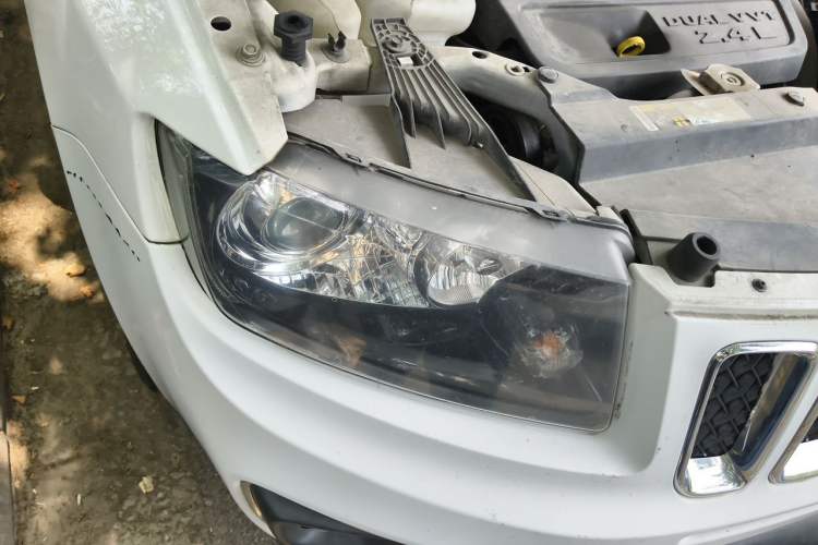 Used Jeep Compass 2014 Revised Version 2.4L Four-Wheel Drive Comfort Edition Right Front Headlight