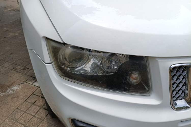 Used Jeep Compass 2014 2.0L two-wheel drive luxury version Right Front Headlight