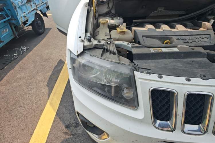 Used Jeep Compass 2014 2.4L Four-Wheel Drive Serpentine Collection Edition Right Front Headlight