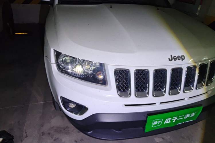 Used Jeep Compass 2014 Revised Version 2.4L Four-Wheel Drive Comfort Edition Right Front Headlight