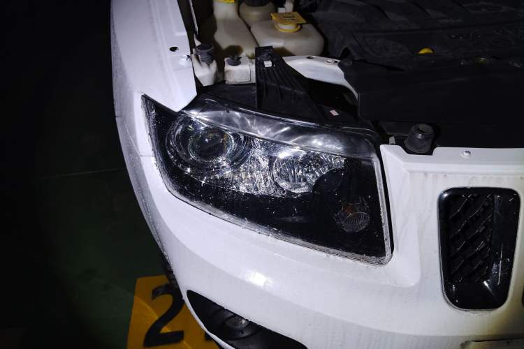 Used Jeep Compass 2014 2.4L four-wheel drive sport version Right Front Headlight