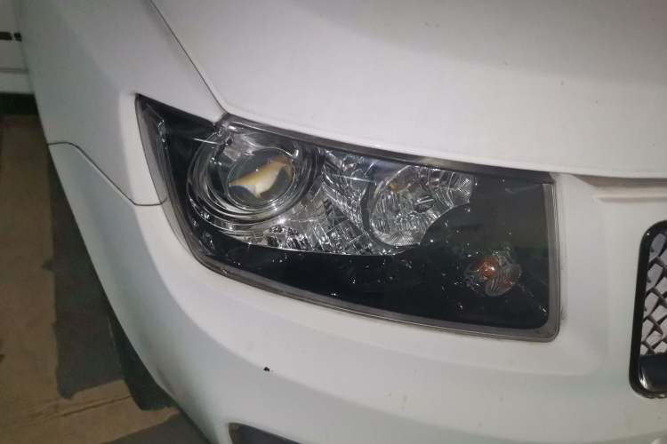 Used Jeep Compass 2014 2.4L Four-Wheel Drive Serpentine Collection Edition Right Front Headlight