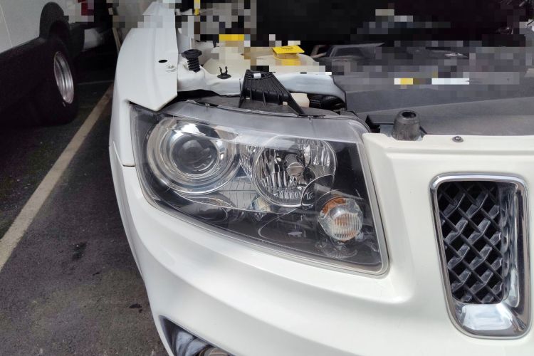 Used Jeep Compass 2014 2.0L two-wheel drive sport version Right Front Headlight