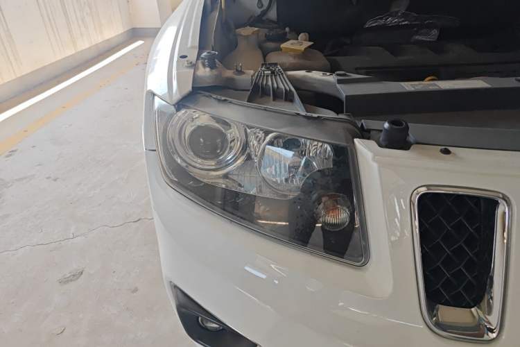 Used Jeep Compass 2014 Revised Version 2.4L Four-Wheel Drive Comfort Edition Right Front Headlight
