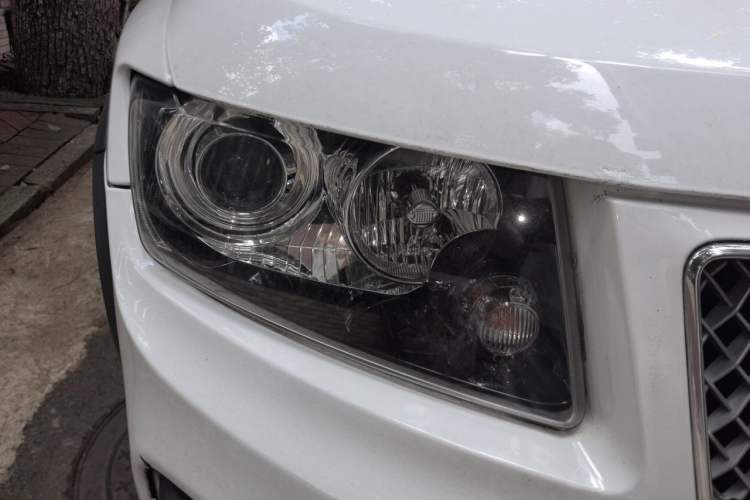 Used Jeep Compass 2014 2.0L two-wheel drive luxury version Right Front Headlight