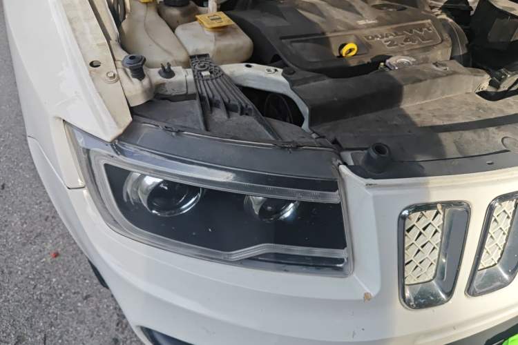 Used Jeep Compass 2014 Revised Version 2.4L Four-Wheel Drive Luxury Navigation Edition Right Front Headlight