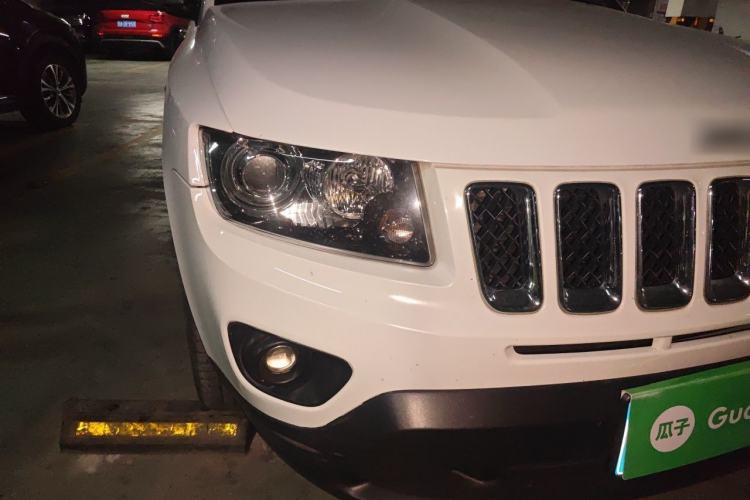 Used Jeep Compass 2014 2.0L two-wheel drive sport version Right Front Headlight