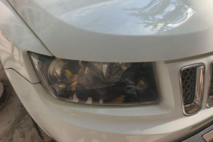 Used Jeep Compass 2014 2.0L two-wheel drive luxury version Right Front Headlight