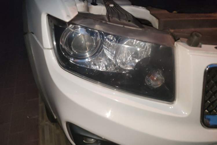 Used Jeep Compass 2014 Revised Version 2.4L Four-Wheel Drive Luxury Navigation Edition Right Front Headlight