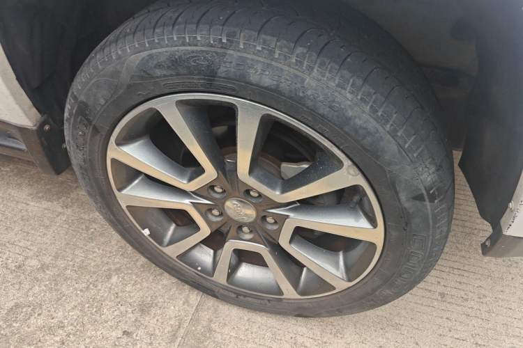 Used Jeep Compass 2014 Revised Version 2.0L Two-Wheel Drive Elite Edition Right Front Wheel Hub