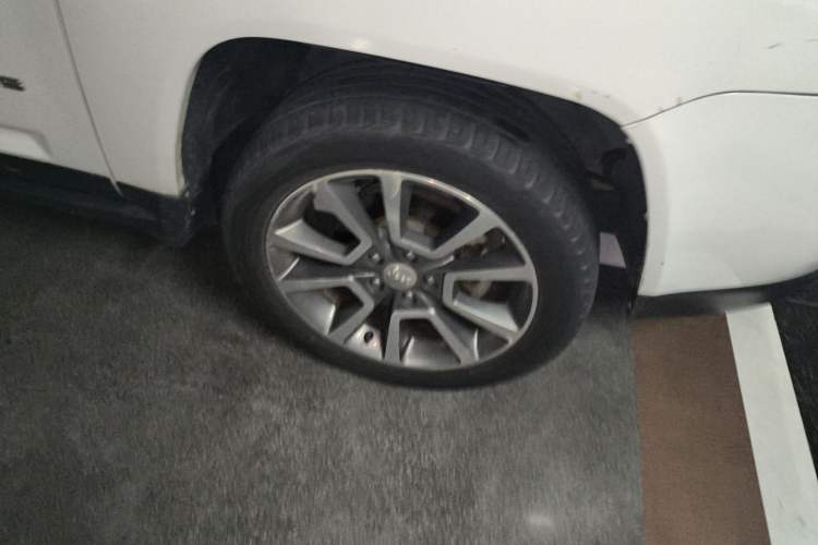 Used Jeep Compass 2014 Revised Version 2.0L Two-Wheel Drive Elite Edition Right Front Wheel Hub