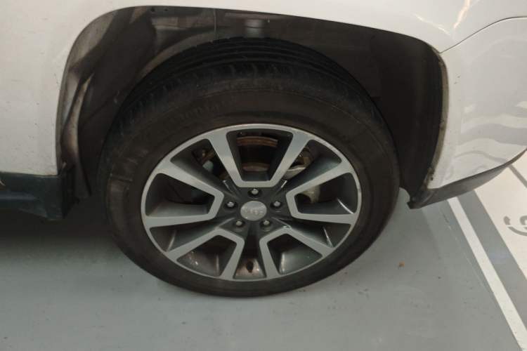 Used Jeep Compass 2014 Revised Version 2.0L Two-Wheel Drive Elite Edition Right Front Wheel Hub